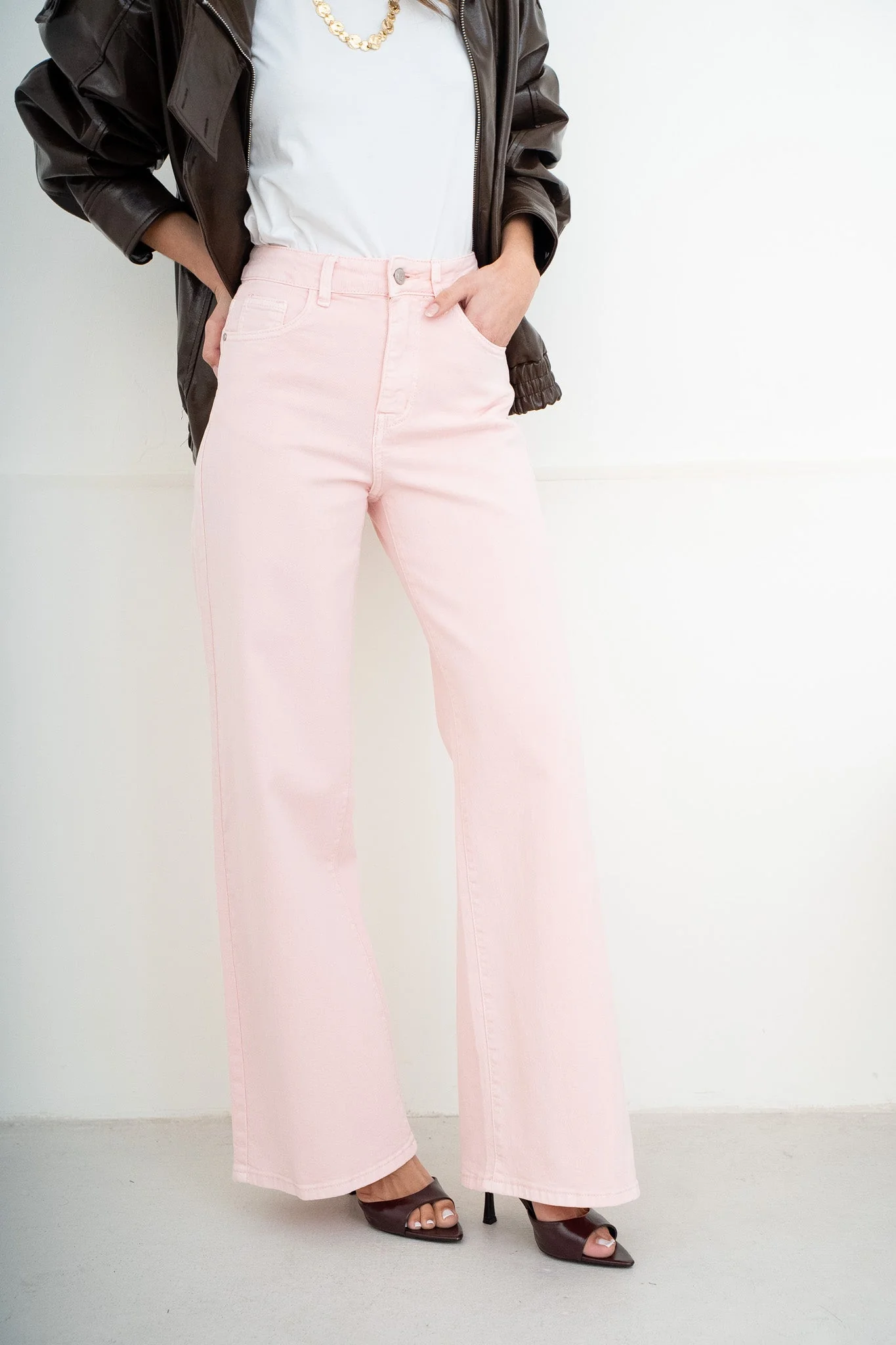 JEAN LIZZIE - Image 4