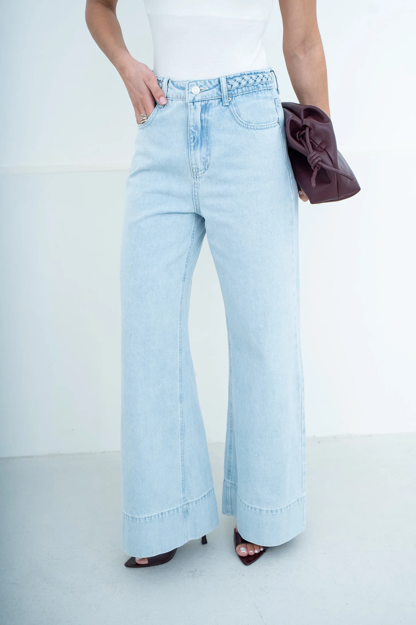 JEAN CLAUDIA - Image 3
