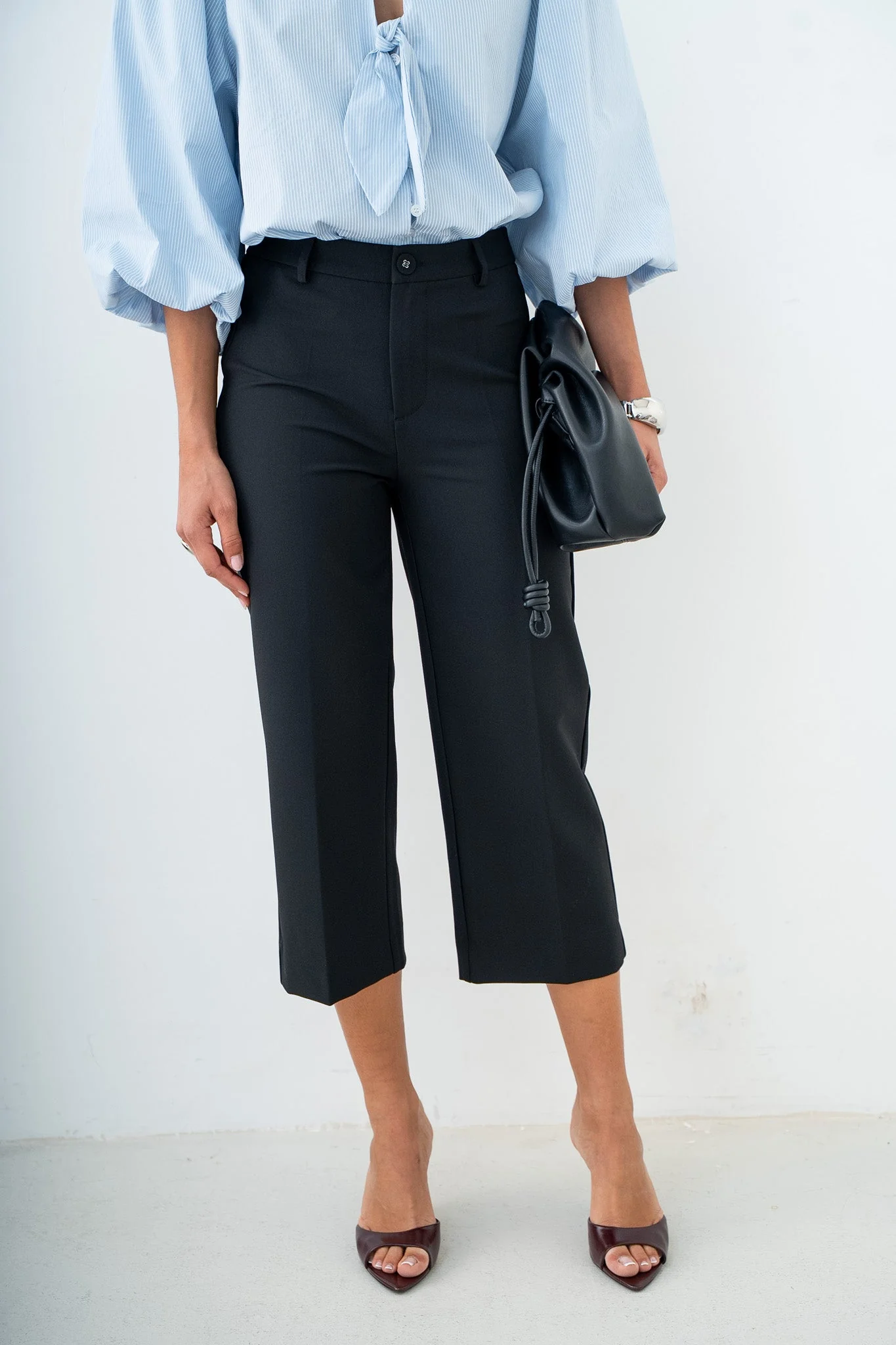 CAPRI ETIENNE - Image 11